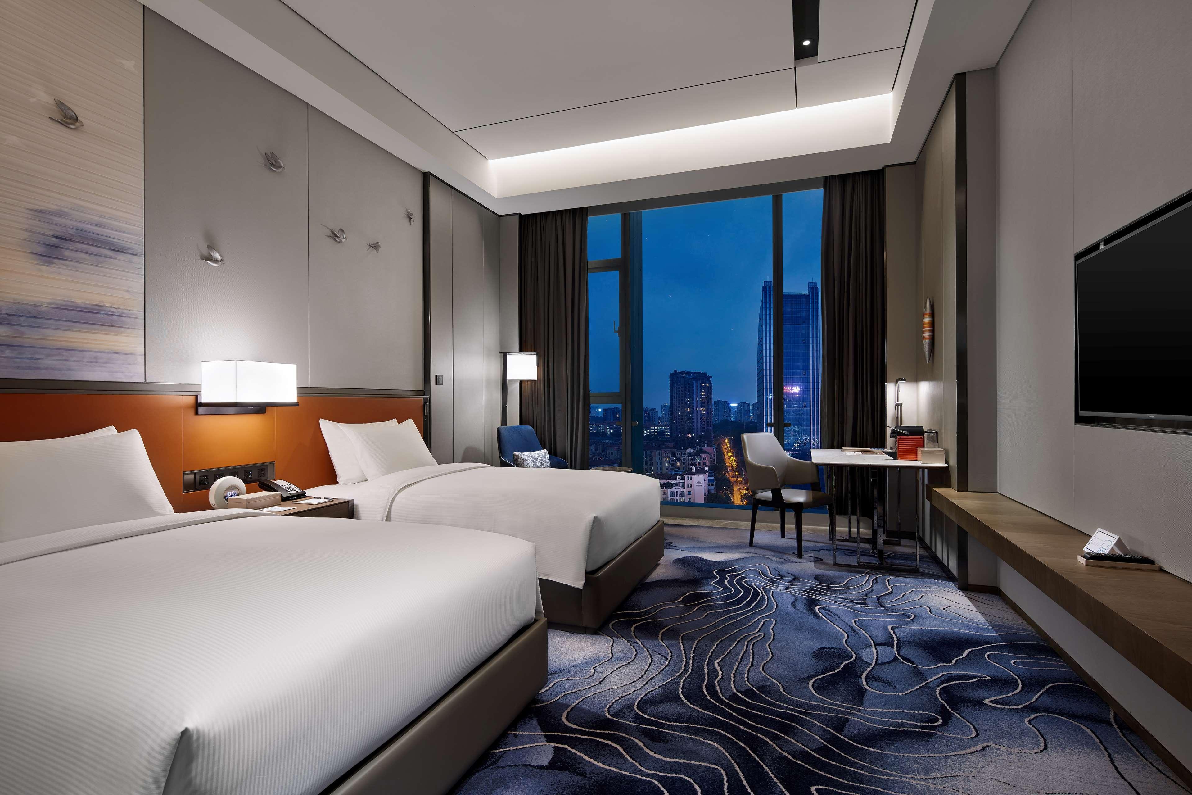 Hilton Guiyang Hotel Guiyang  Bagian luar foto